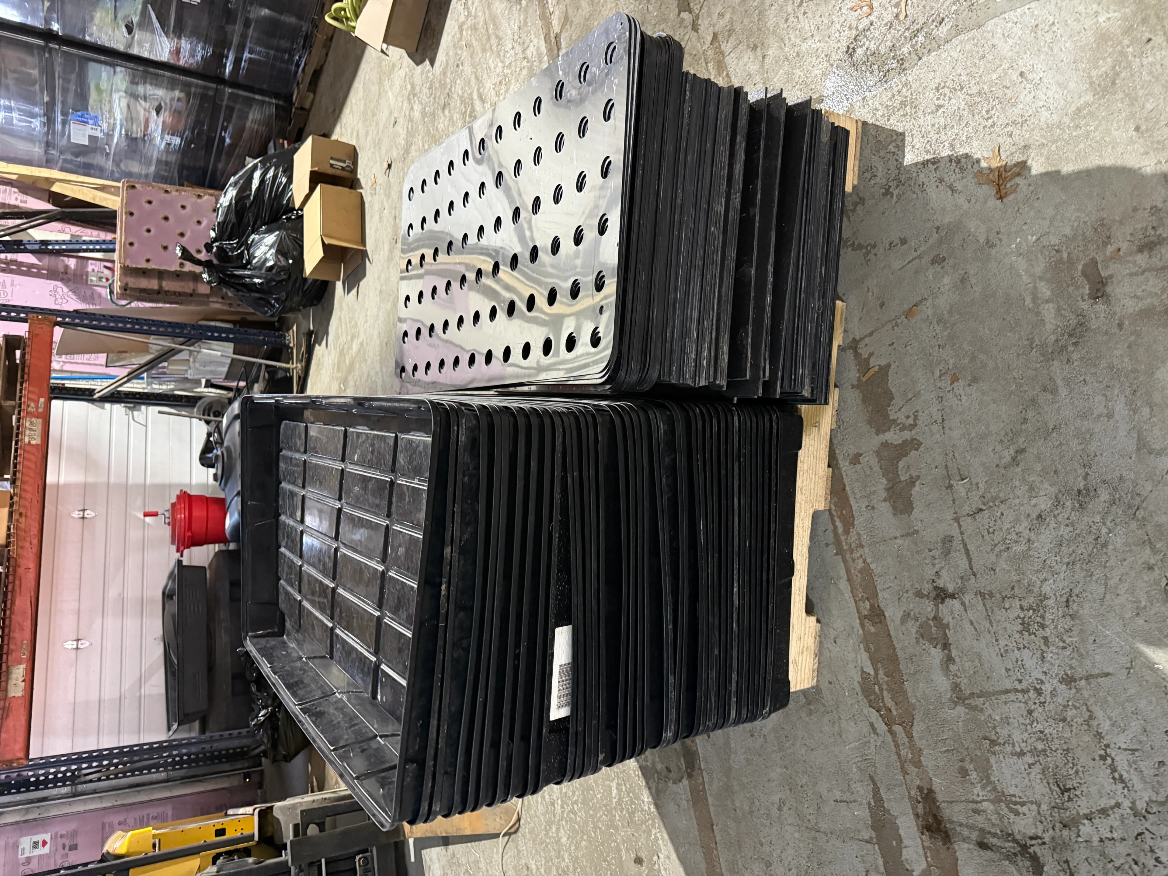 Active Aqua 2 ft x 4 ft Flood Trays with Drain Inserts Lot of 35