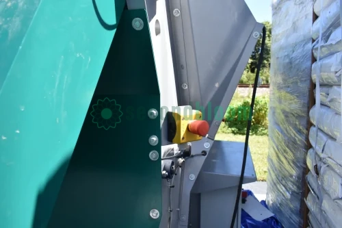 Used Mayer Soil Hopper EB 2019: Compact, Mobile, and Versatile for Advanced Horticulture Needs - Located in Southeast Florida - Image 9