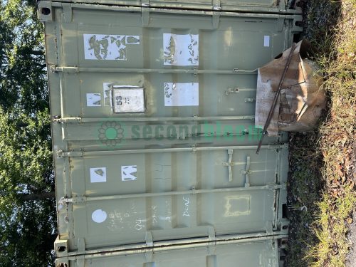 End view of a 40' shipping container available for auction at Secondbloom Auctions.