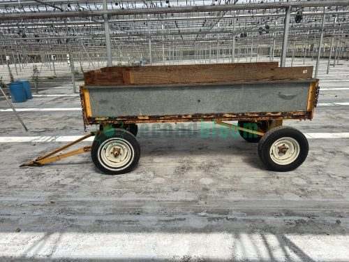 Side profile of the Lindig Greenhouse Cart