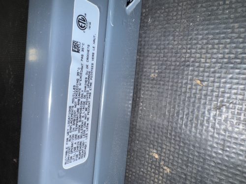 Label indicating SPYDR unit is suitable for wet locations